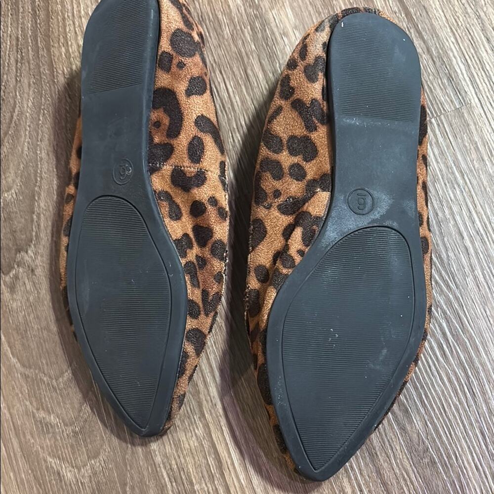 a new day women’s leopard print Tan pointed toe flats Loafers cheetah 6 animal - Picture 4 of 5